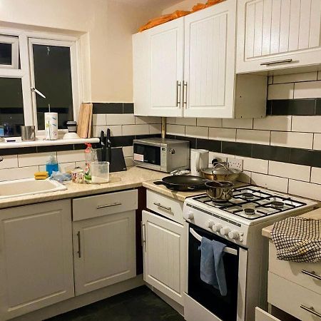 Comfortable Double Bedroom In London ホーンチャーチ エクステリア 写真